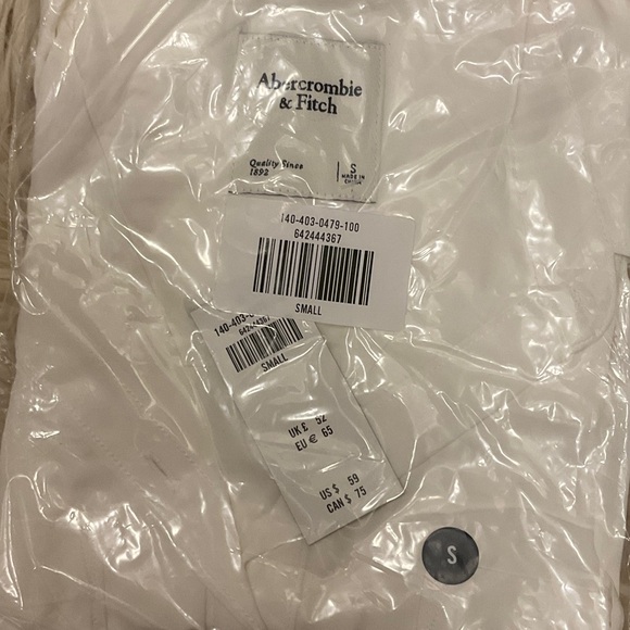 Abercrombie & Fitch Tops - Abercrombie & Fitch White Boyfriend Style button down  Top
